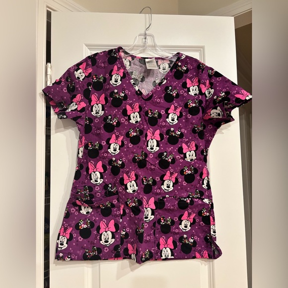 Grey’s Anatomy Scrub Top and Bottoms Bundle - Picture 6 of 7